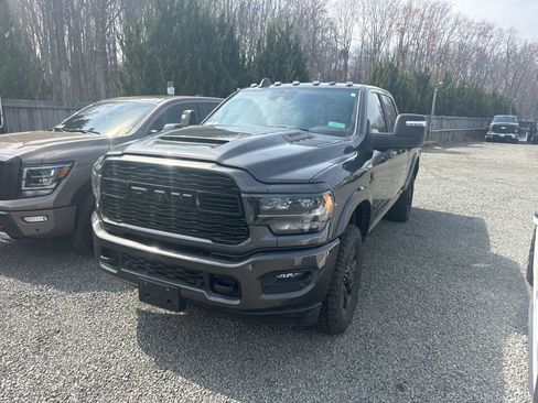 Used 2024 RAM 3500 Limited image 3