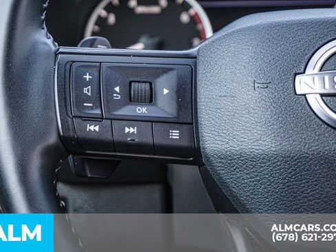 Used 2025 Nissan Rogue SV image 29