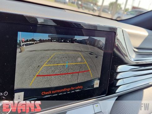 Used 2025 Toyota Camry SE FWD image 8