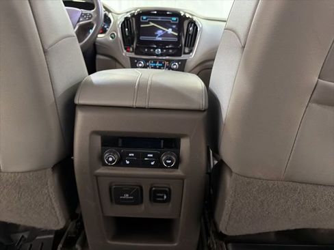 Used 2018 Chevrolet Traverse Premier w/ Driver Confidence II Package image 27