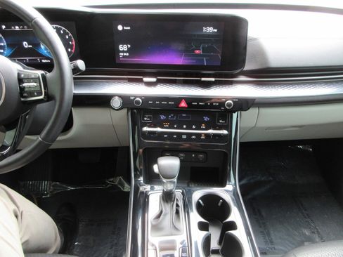 Used 2022 Kia Carnival SX Prestige image 43