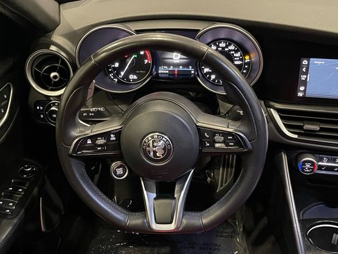 Used 2023 Alfa Romeo Giulia Sprint AWD/4WD image 19