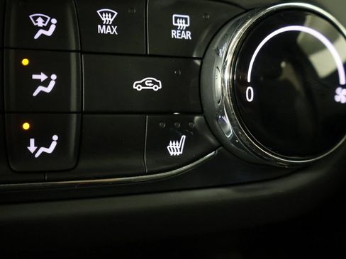 Used 2023 Chevrolet TrailBlazer LT AWD/4WD image 44