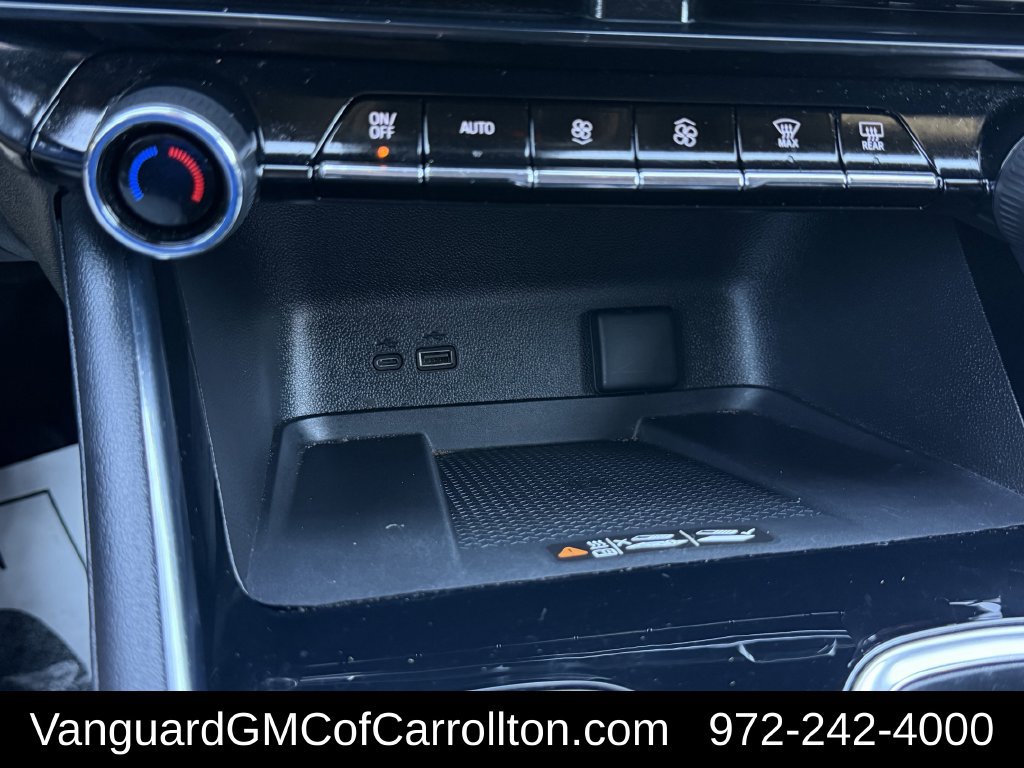 Used 2025 Chevrolet Traverse LT FWD image 22