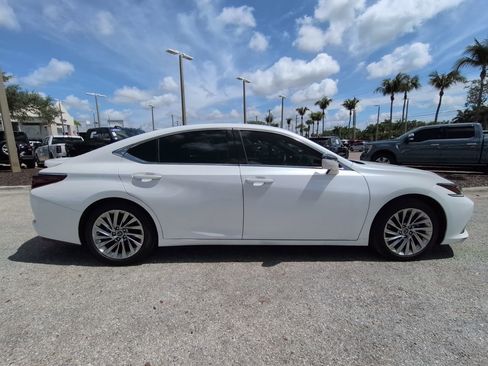 Used 2023 Lexus ES 350 Ultra Luxury w/ Accessory Package (Z1) FWD image 4