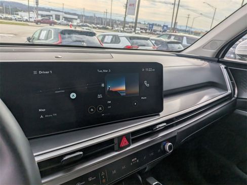 Used 2024 Kia Sorento S image 17