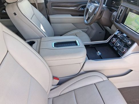 Used 2023 GMC Yukon Denali image 33