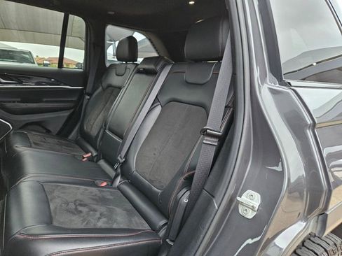 Used 2022 Jeep Grand Cherokee Trailhawk image 15