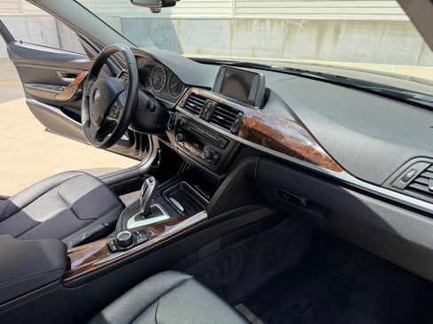 Used 2013 BMW 320i xDrive Sedan AWD/4WD image 23