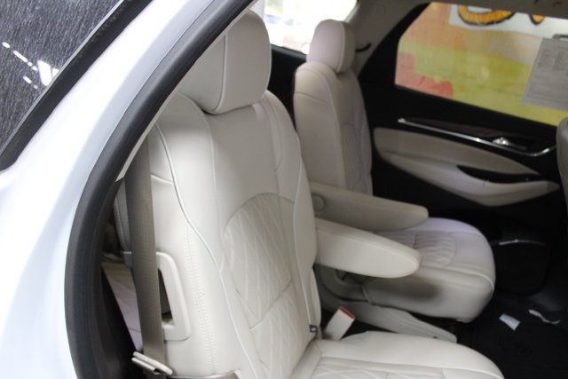 Used 2023 Buick Enclave Avenir w/ Avenir Technology Package AWD/4WD image 9