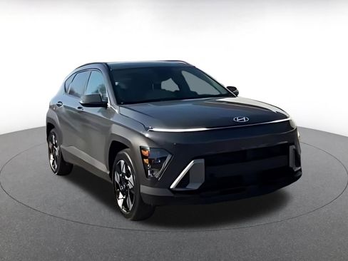 Used 2025 Hyundai Kona SEL image 15