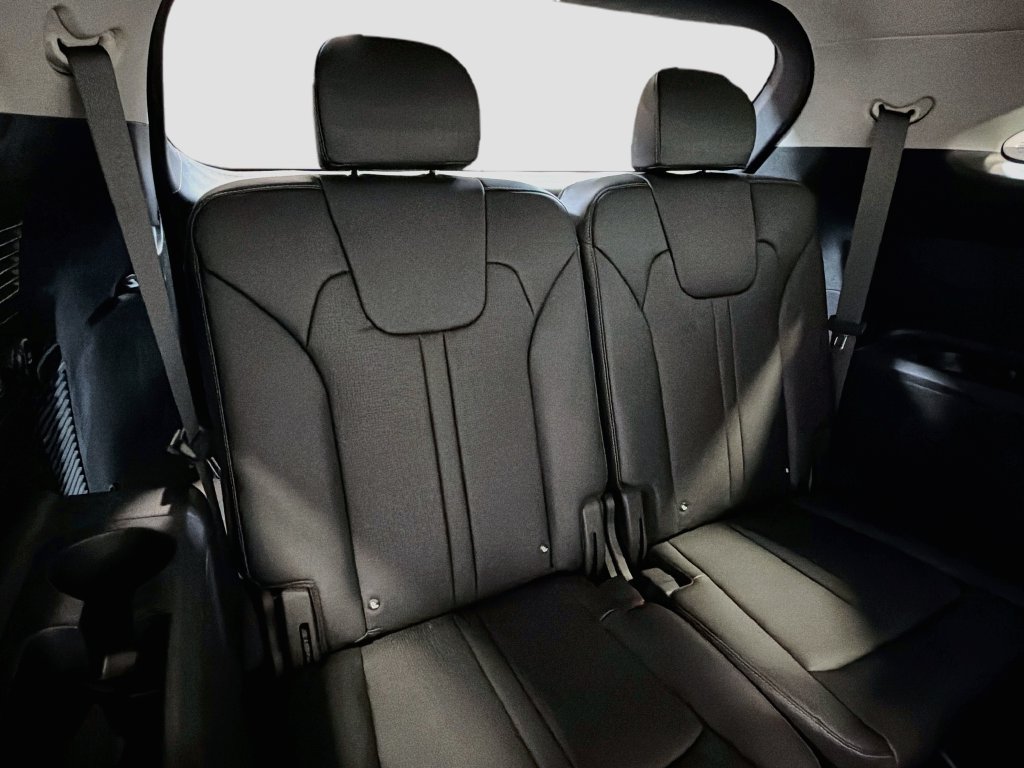 Used 2025 Kia Sorento EX AWD/4WD image 23