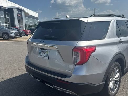 Used 2020 Ford Explorer XLT w/ Equipment Group 202A RWD image 4