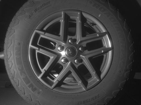 Used 2025 Jeep Wrangler Sport S image 15