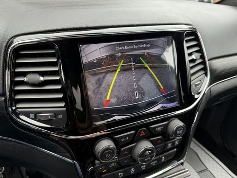 Used 2019 Jeep Grand Cherokee Limited image 21