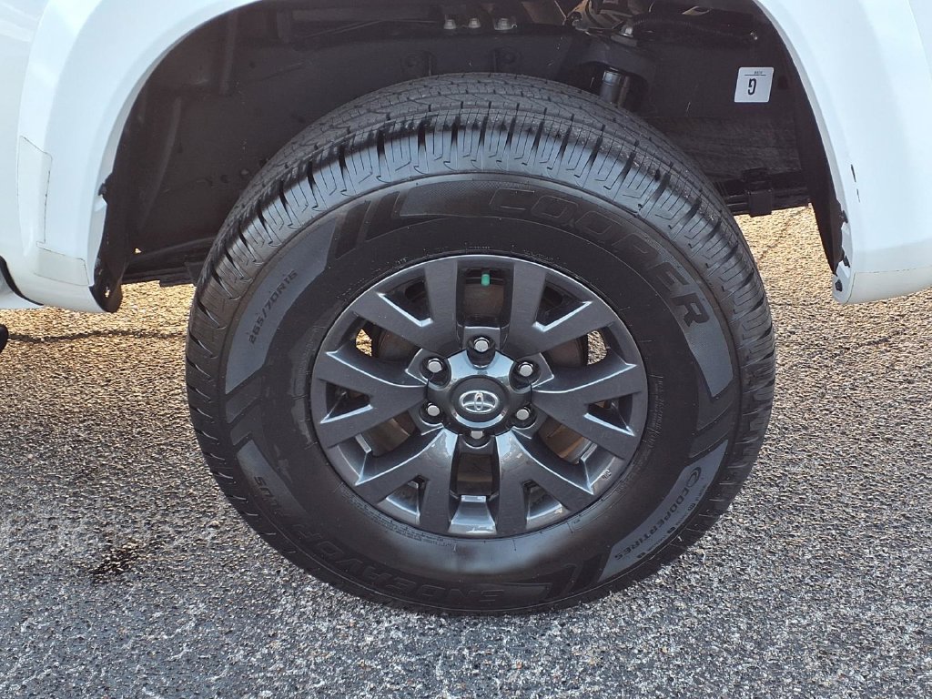 Used 2023 Toyota Tacoma SR5 w/ Technology Package AWD/4WD image 20