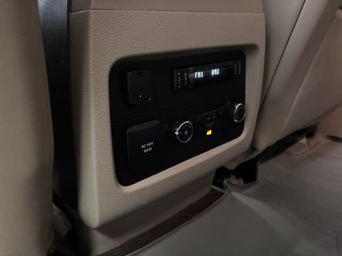 Used 2016 Lincoln Navigator Select AWD/4WD image 36