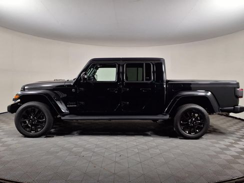 Used 2022 Jeep Gladiator Overland AWD/4WD image 4