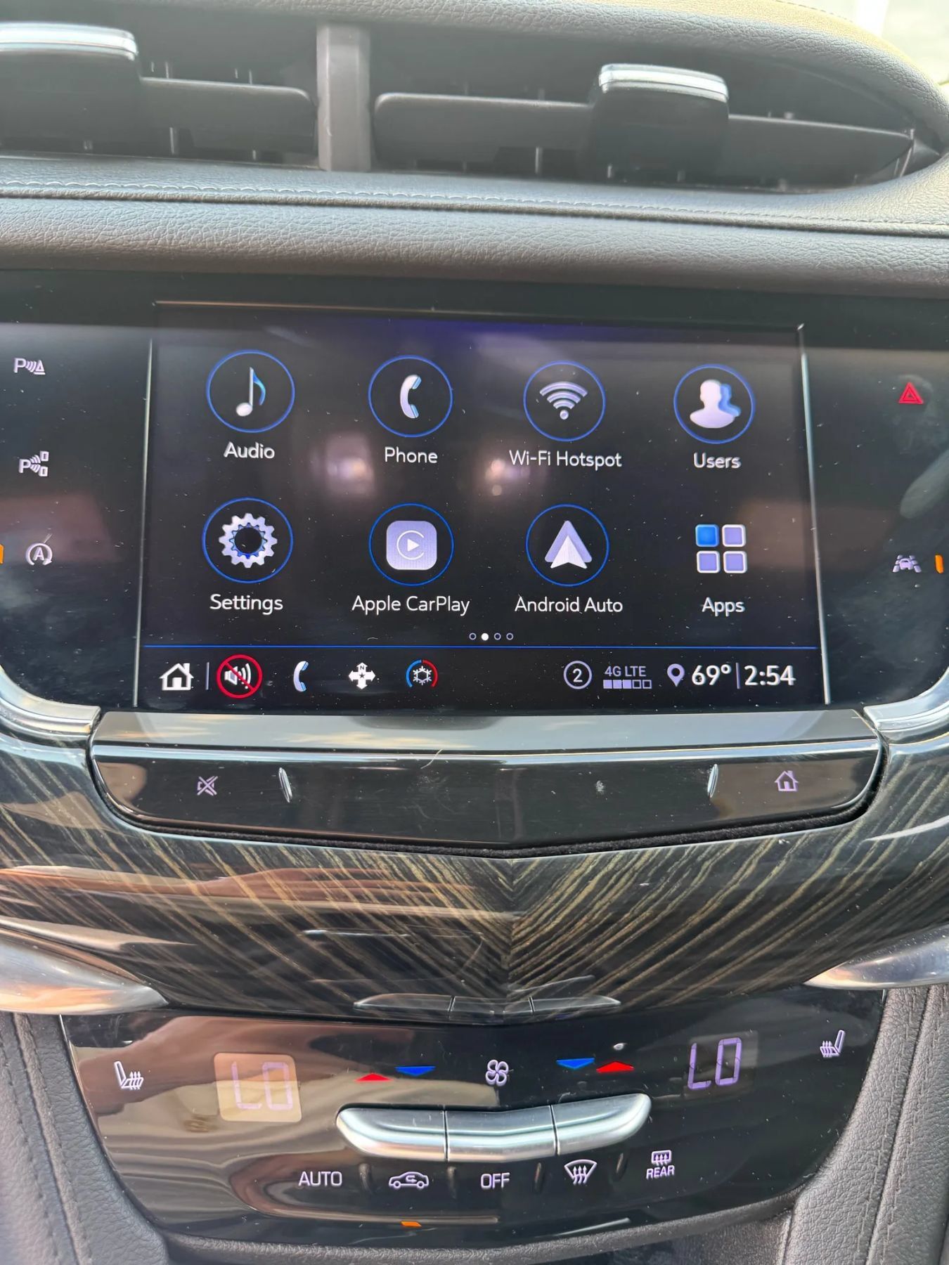 Used 2020 Cadillac XT6 Premium Luxury FWD image 11