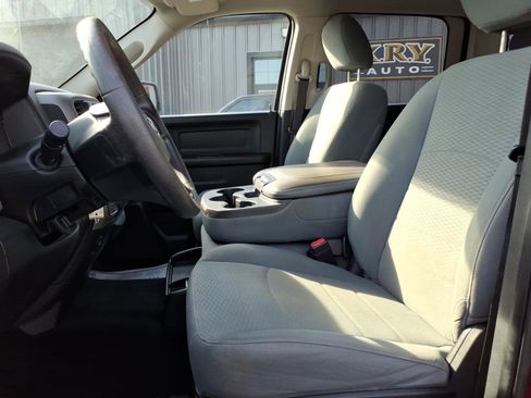 Used 2017 RAM 1500 Express w/ Express Value Package AWD/4WD image 8