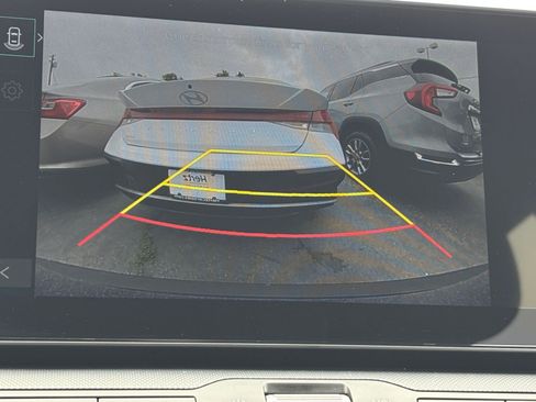 Used 2025 Kia K4 LXS image 23