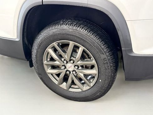 Used 2018 GMC Acadia SLT image 34