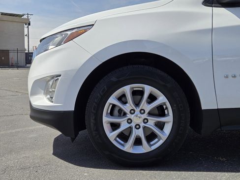 Used 2020 Chevrolet Equinox LS w/ LS Convenience Package FWD image 6