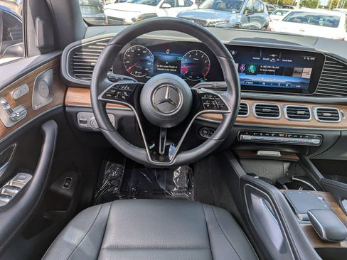 Used 2025 Mercedes-Benz GLE 350 4MATIC image 18