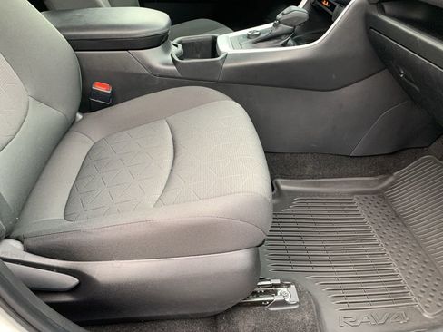 Used 2023 Toyota RAV4 XLE image 17