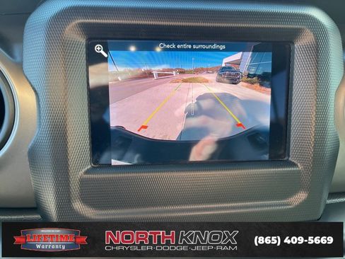 Used 2021 Jeep Gladiator Sport image 10