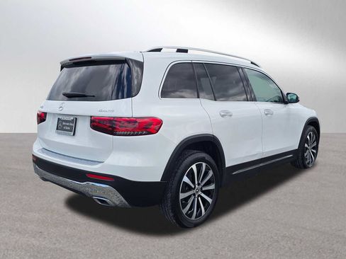 Used 2023 Mercedes-Benz GLB 250 4MATIC image 3