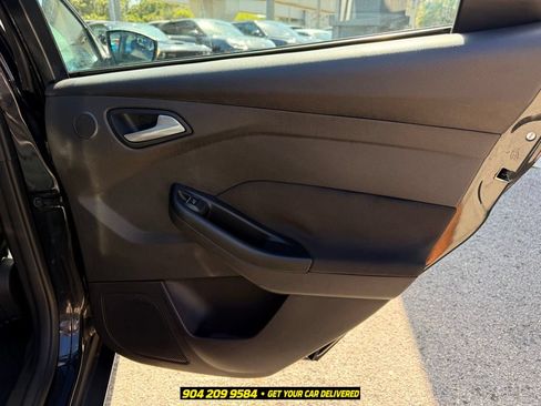 Used 2014 Ford Focus Titanium FWD image 29