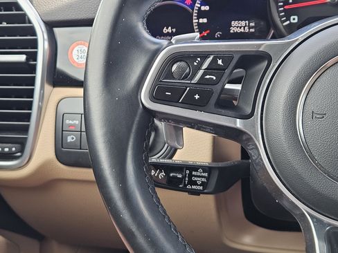 Certified 2022 Porsche Cayenne AWD/4WD image 26