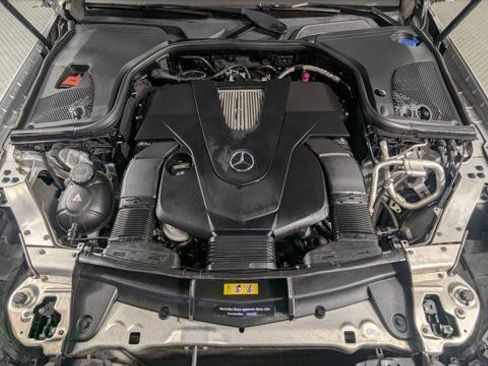 Used 2017 Mercedes-Benz E 400 4MATIC Wagon image 33