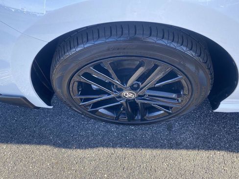 Used 2025 Toyota Camry SE image 10