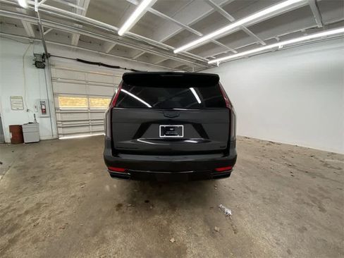 Certified 2024 Cadillac Escalade Sport image 5