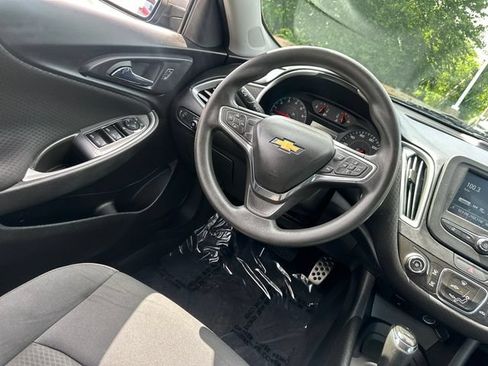 Used 2017 Chevrolet Malibu LS FWD image 18