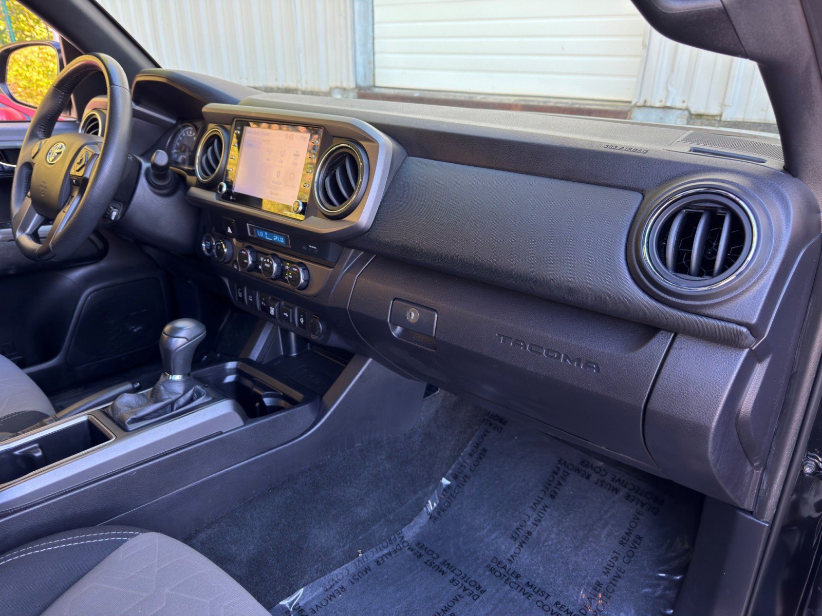 Used 2021 Toyota Tacoma TRD Off-Road w/ Technology Package AWD/4WD image 13