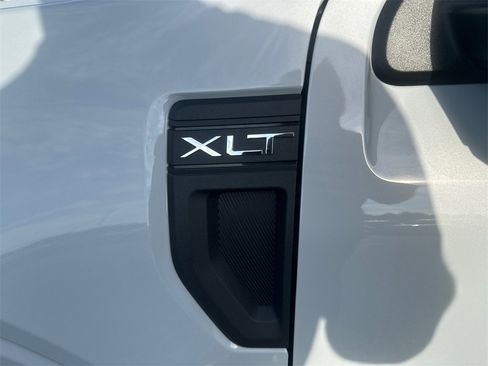 New 2025 Ford Maverick XLT image 9