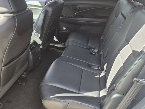 Used 2023 Honda Passport EX-L image 11