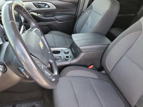 Certified 2021 Chevrolet Traverse LT image 12