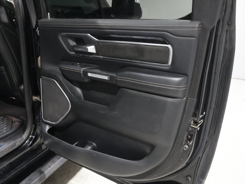 Used 2019 RAM 1500 Laramie AWD/4WD image 21