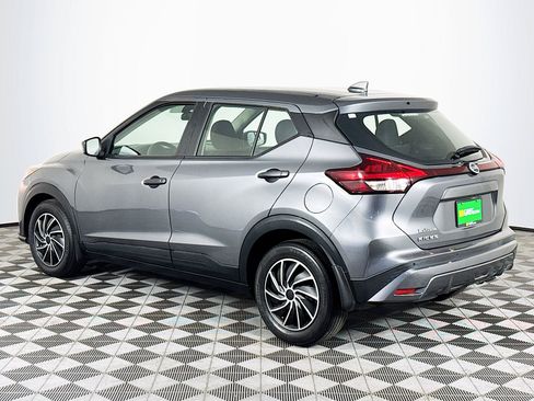 Used 2021 Nissan Kicks S FWD image 6