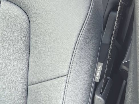 Used 2023 Mercedes-Benz GLB 250 4MATIC image 13