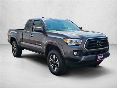 Used 2021 Toyota Tacoma SR5 AWD/4WD image 3