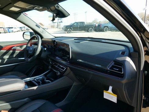 New 2026 Chevrolet Traverse RS image 9