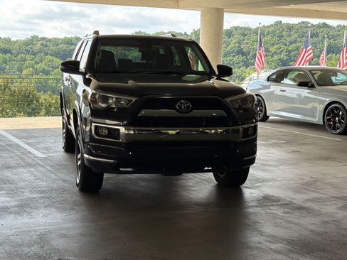 Used 2019 Toyota 4Runner Limited AWD/4WD image 12