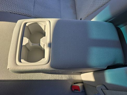 Used 2014 Toyota Camry L image 14