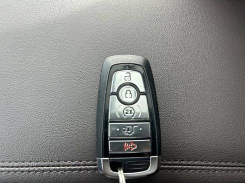 Used 2025 Ford Explorer Platinum w/ LUX Leather Package AWD/4WD image 34
