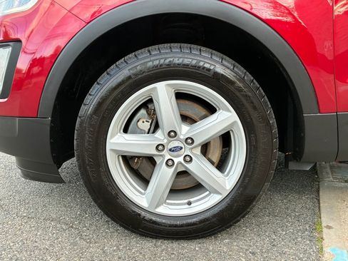 Used 2016 Ford Explorer XLT AWD/4WD image 30